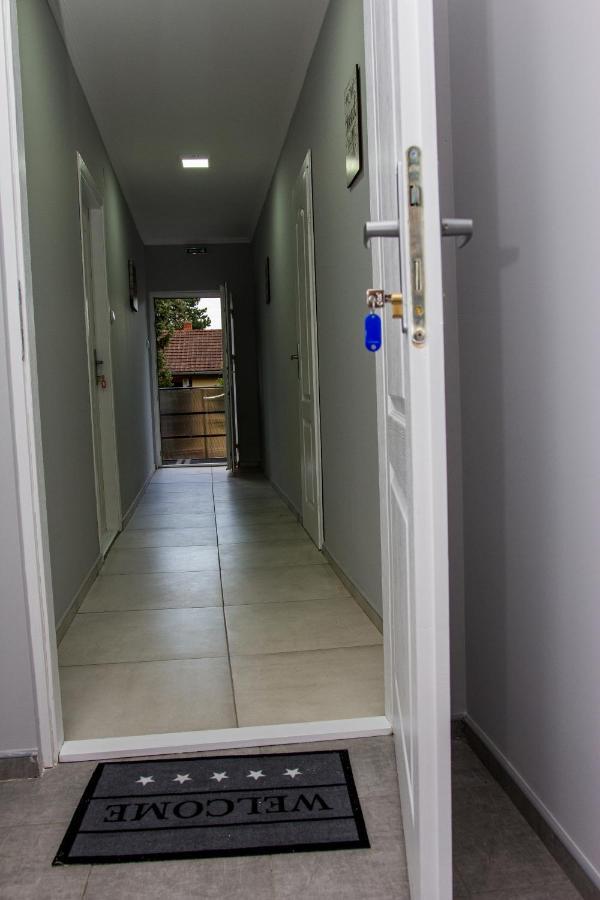 Feher Akac Guest House Palić Exteriör bild